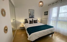 Blue By Dream Apartments